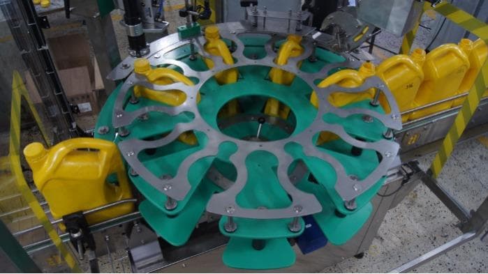 Chaine de Remplissage de Huile de Moteur