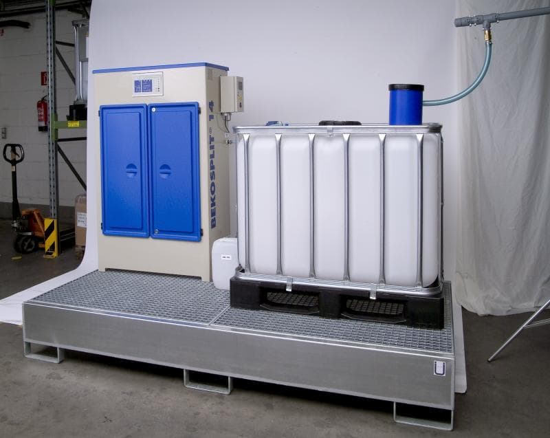 Emulsion splitting unit