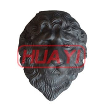 Плетеная железная голова льва