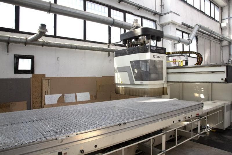 REALIZZAZIONE PROTEZIONI E LASTRE IN POLICARBONATO