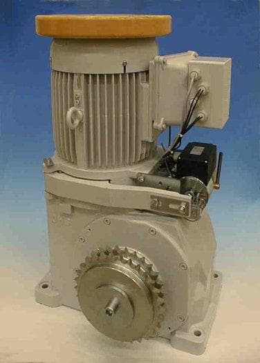 FAHRTREPPENANTRIEBE – EC 2-15