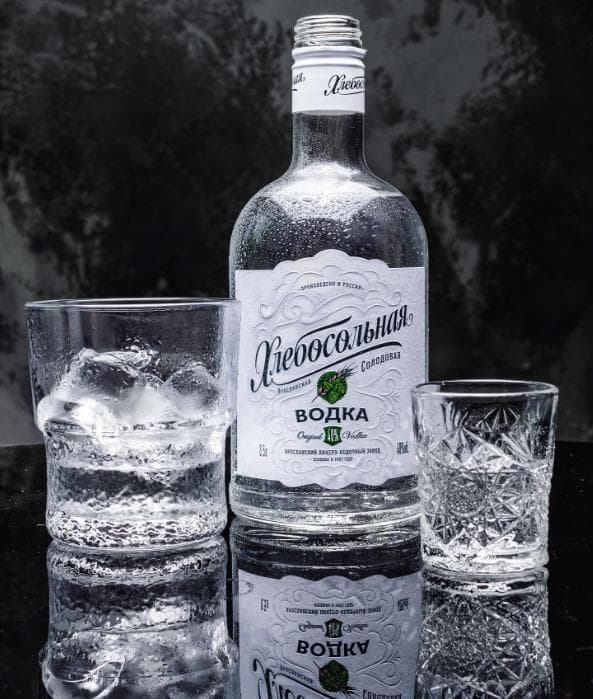 Special vodka KHLEBOSOLNAYA SOLODOVAYA