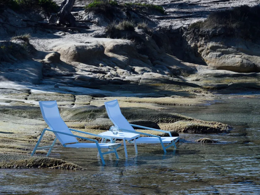 Aluminum arm chaise lounge