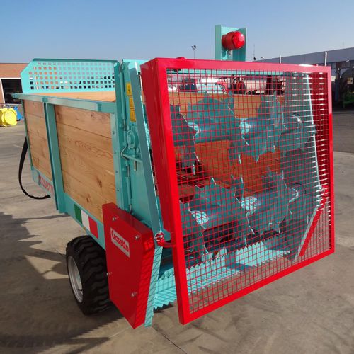 TEK DİNGİLLİ DAMPERLİ  GÜBRE SERPME RÖMORKU