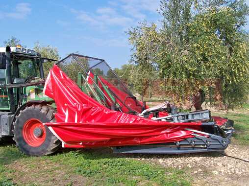 Shaker for the collection of all types of nuts and olives