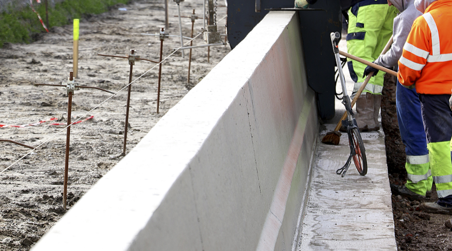 Coulissant en béton moulé
