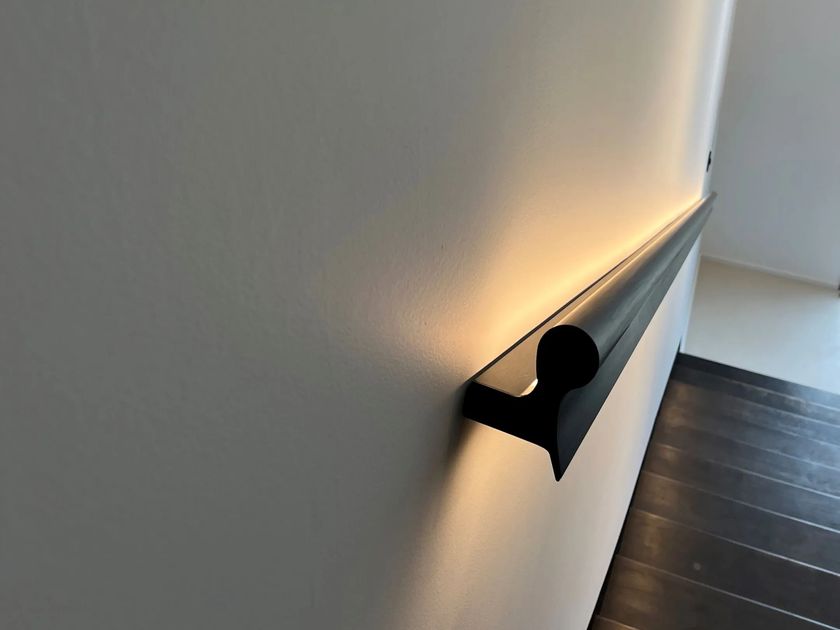 VIRGOLA - LED aluminium handrail-2