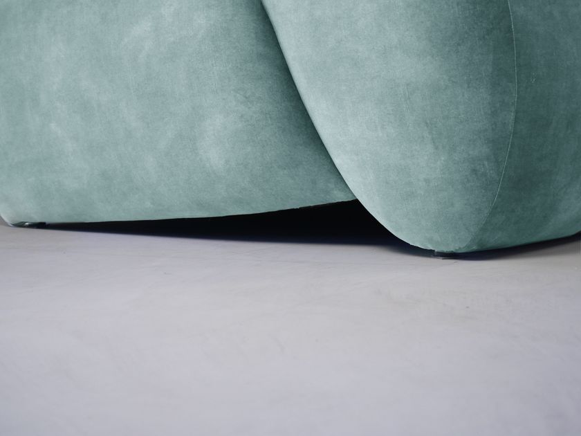 PIPA - 3 seater curved velvet sofa-7