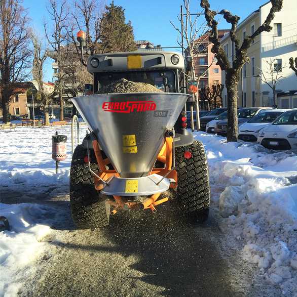 THREE POINT HITCH SINGLE DISC SALT SPREADER