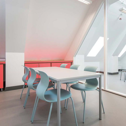 MODERN CHAIR 100% RECYCLING SUITABLE