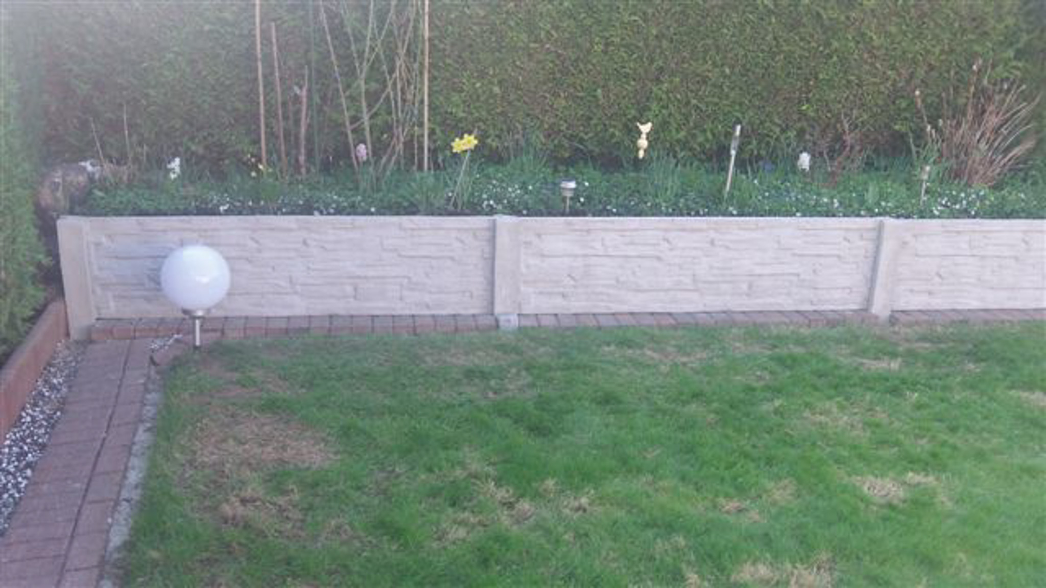 бетонные садовые заборы