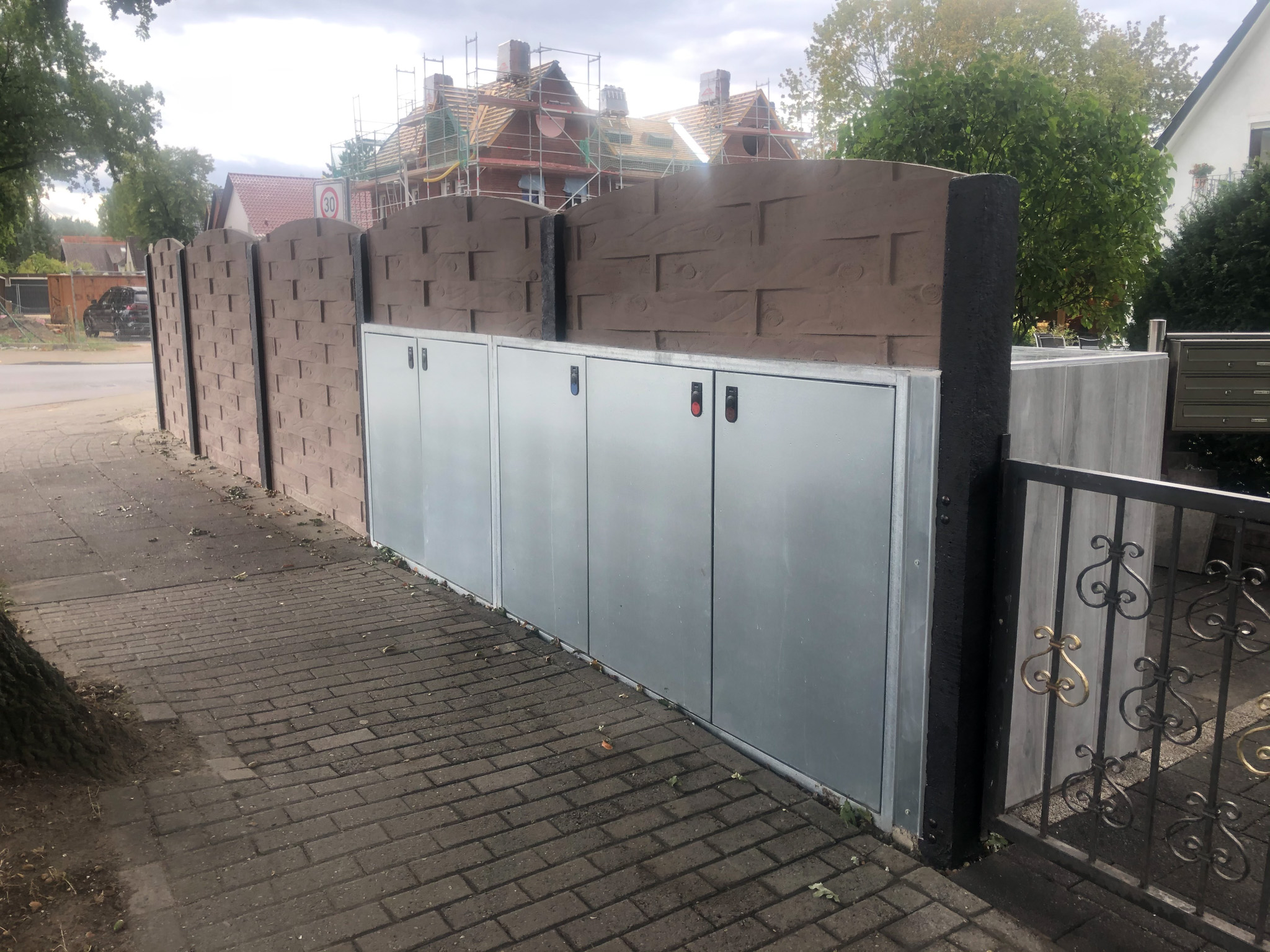 бетонные стены сада