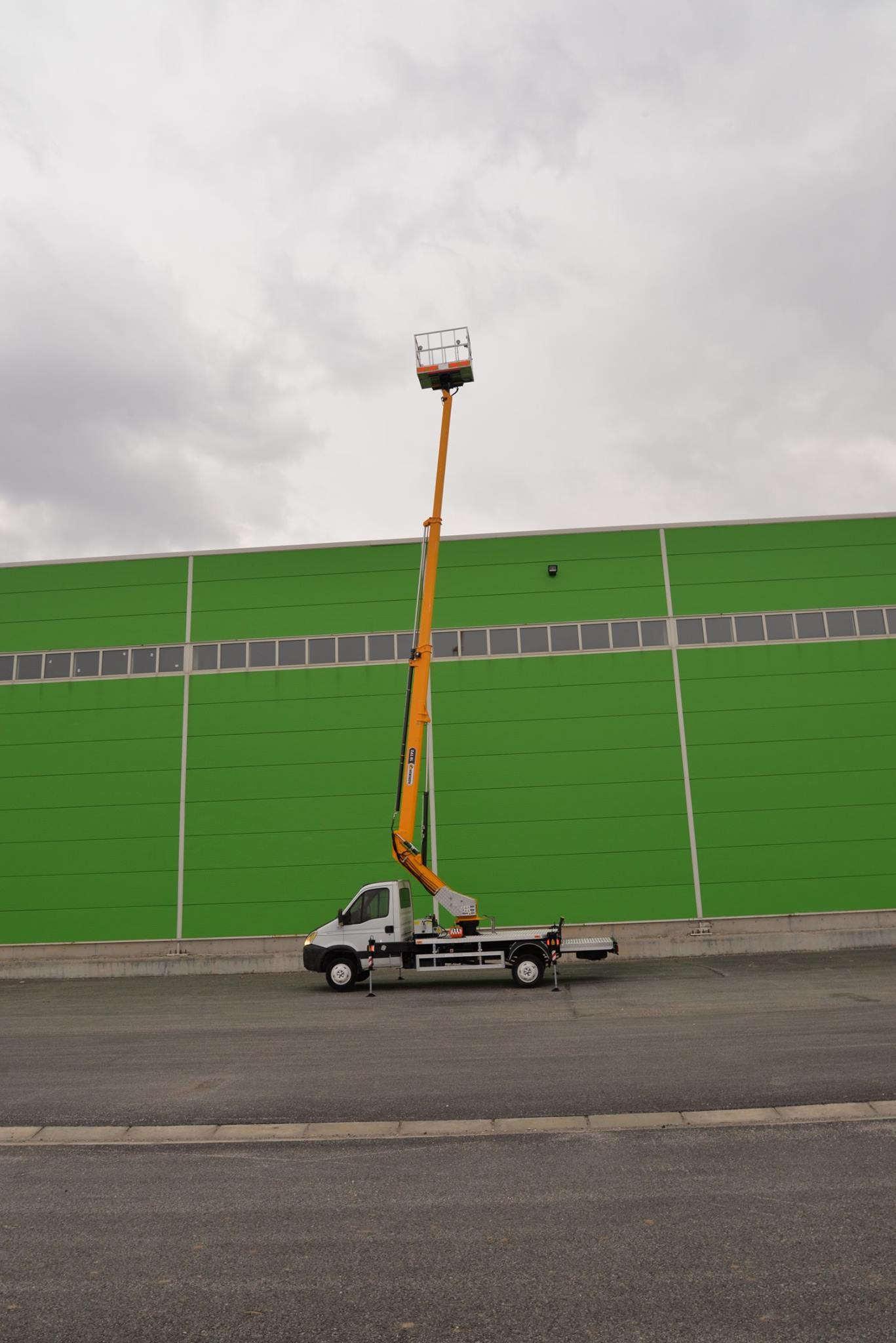 mobil platform / TELESKOPİK PLATFORM