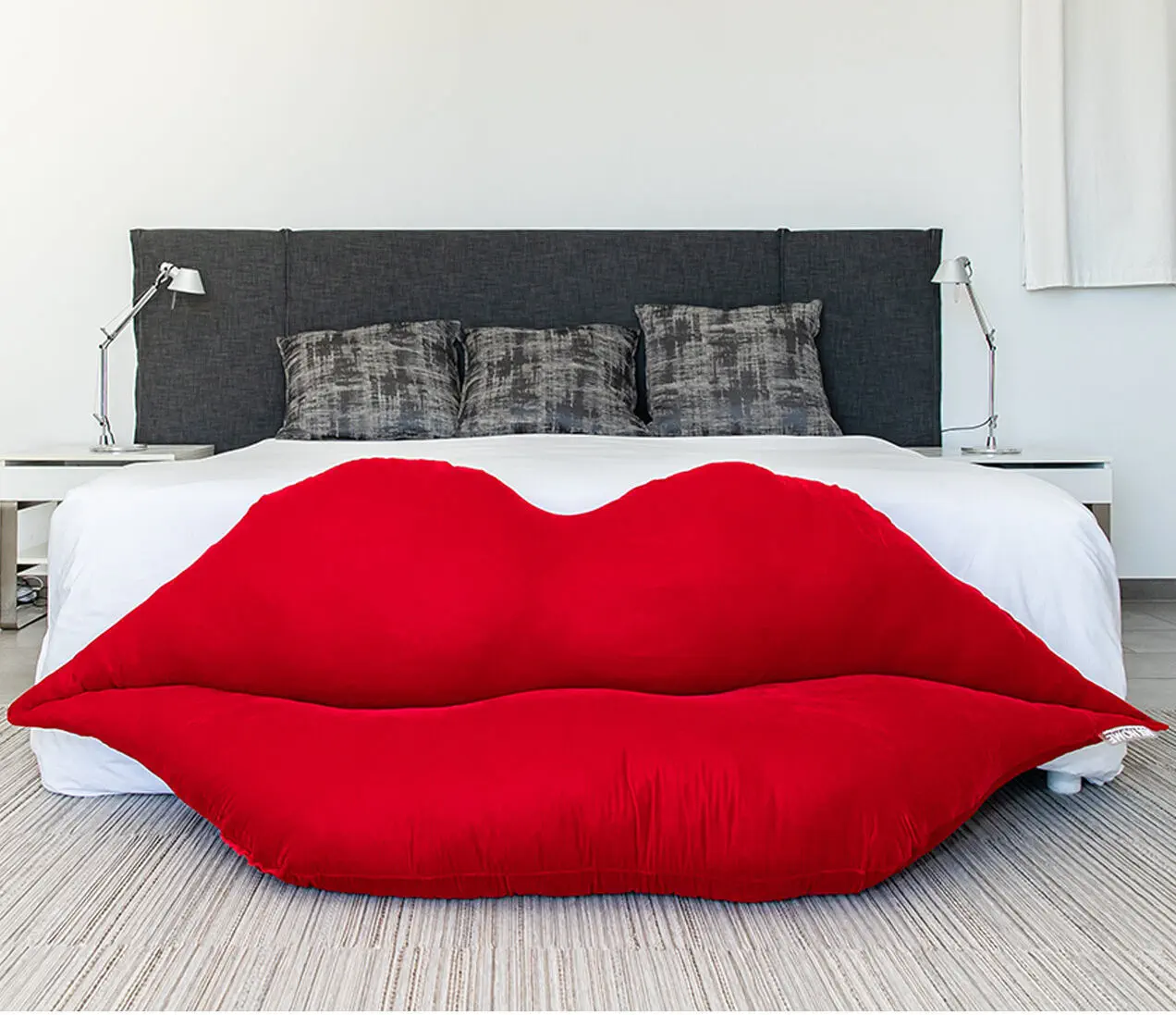 Original design sofa LIPS