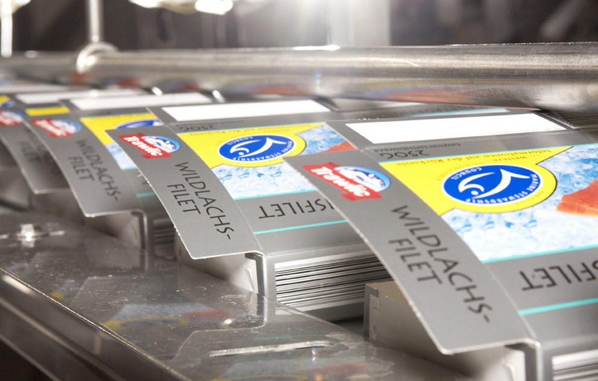 أسماك معبأة مجمدة