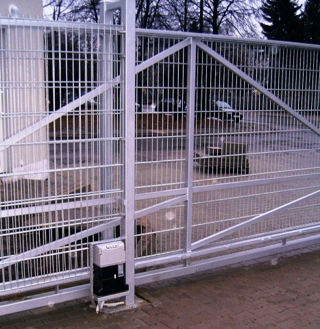 INDUSTRIAL SWING DOORS