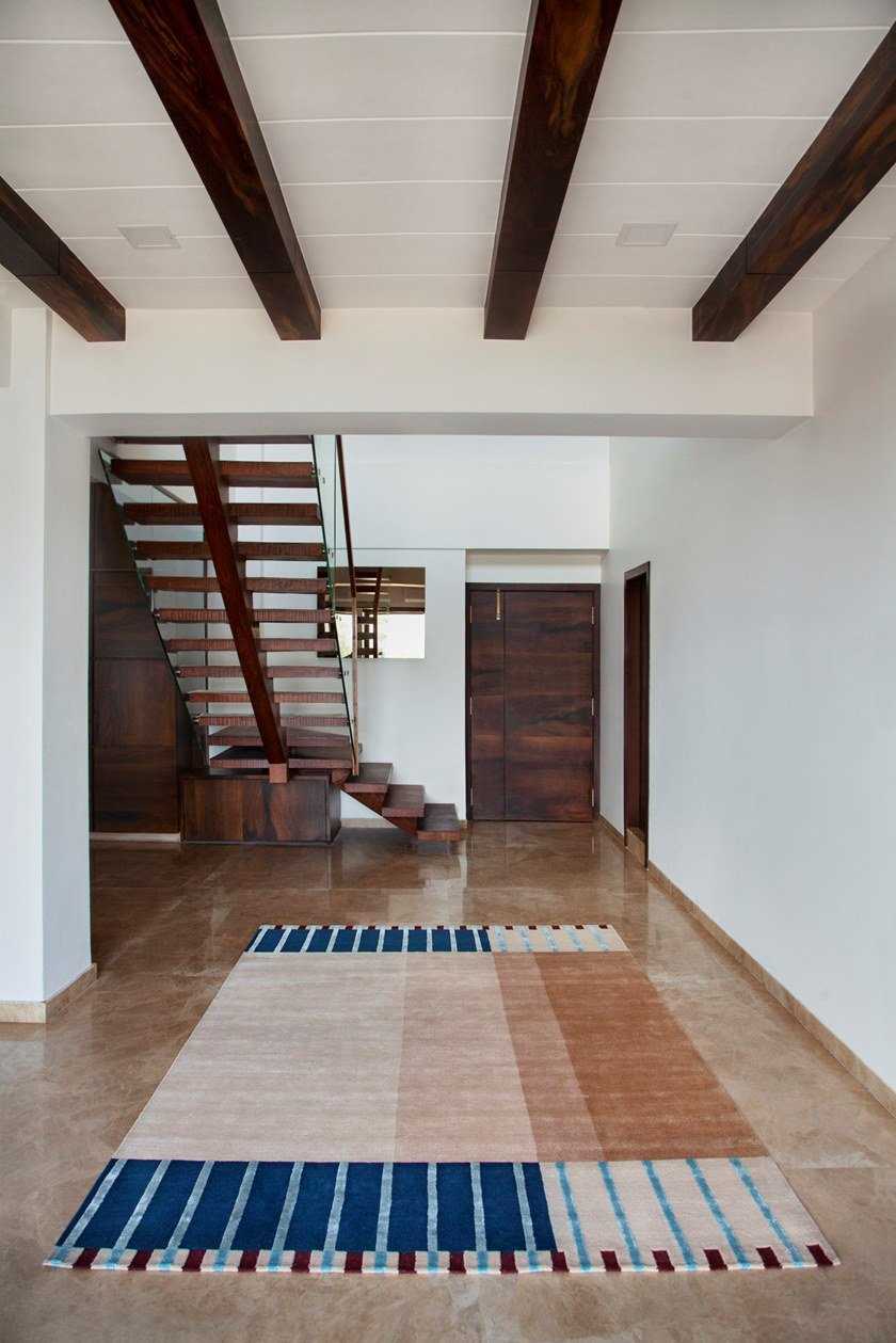 CADENZA VANILLA / Patterned handmade Tibetan wool and bamboo silk rug