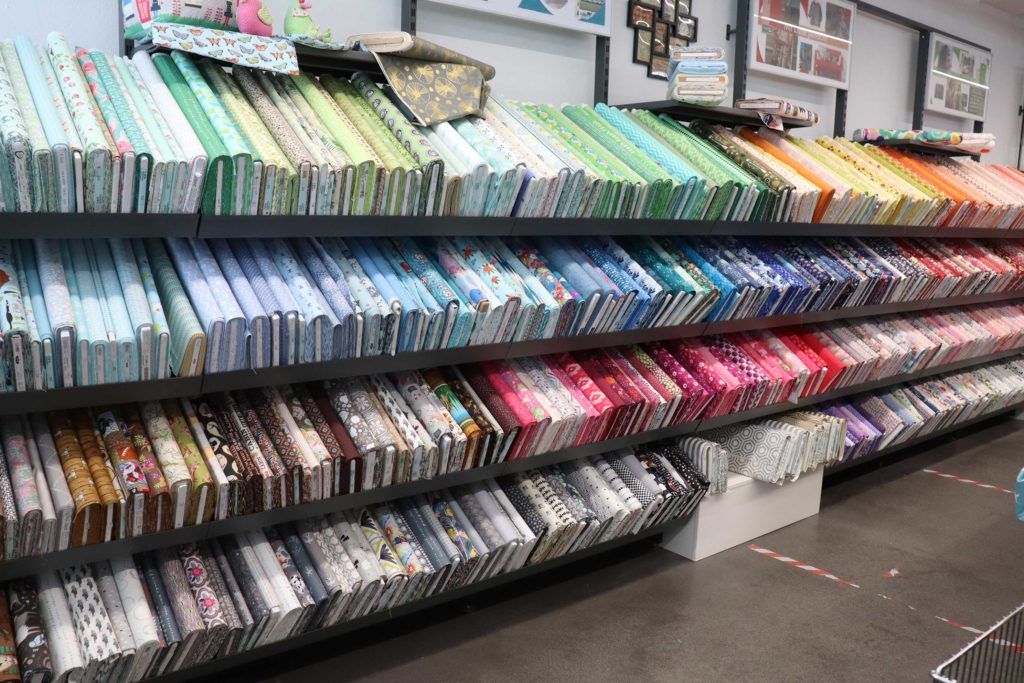 At GLAESERtextil you will find a wide range of fashionable fabrics and home textiles.