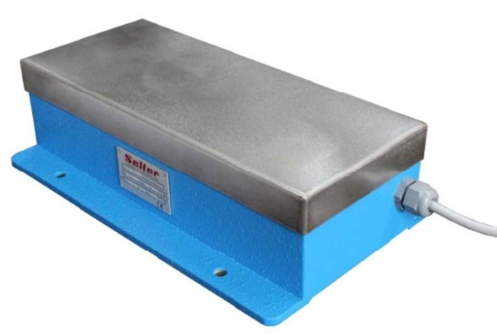 UNDER TABLE DEMAGNETIZERS FOR CONTINUOUS SERVICE