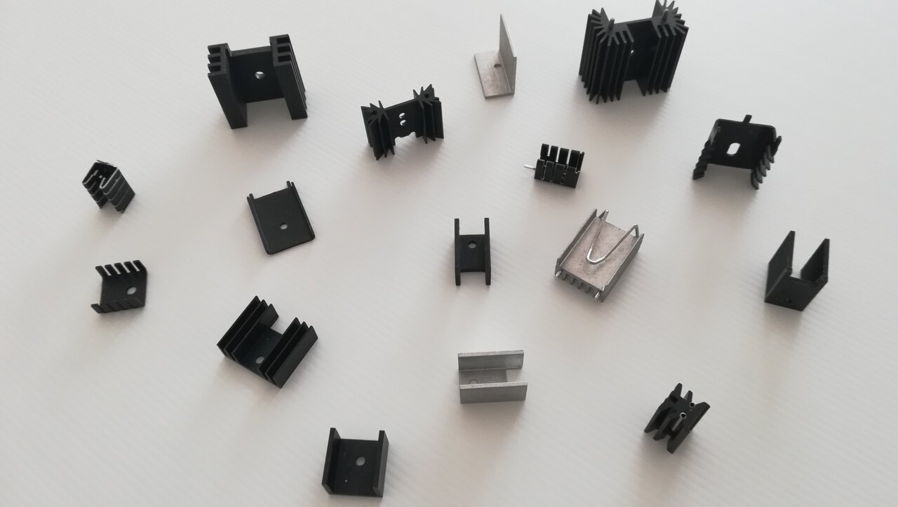 Disipadores de calor para líneas de placas de circuito impreso