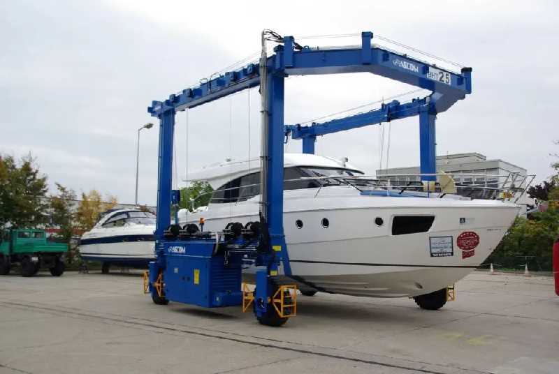 BOAT HOISTS