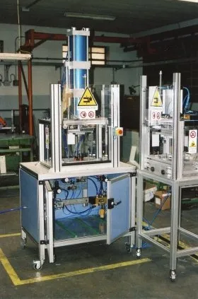 Instrumentos de precisão e equipamentos de ensaio utilizados na indústria automóvel.