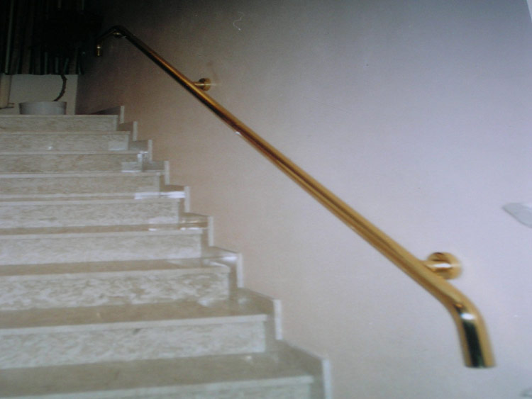 corrimão de latão para escadas