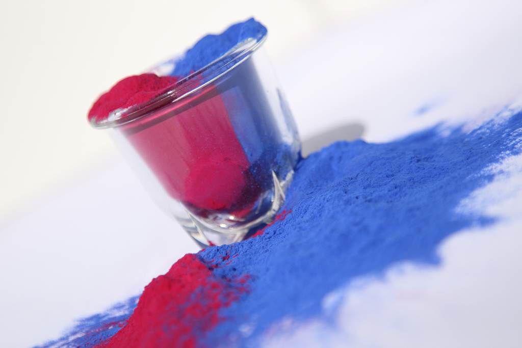 Pulverlack_rot_blau.jpg