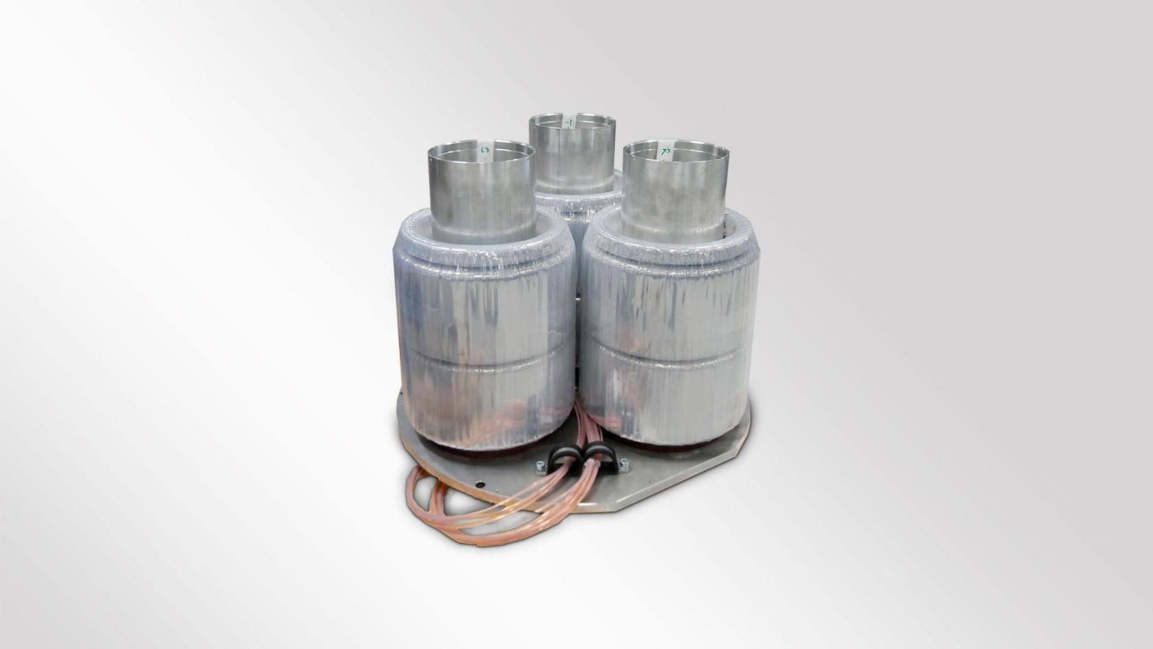 Gaz yalitimli salt tesisleri icin halka cekirdekli akim trafosu