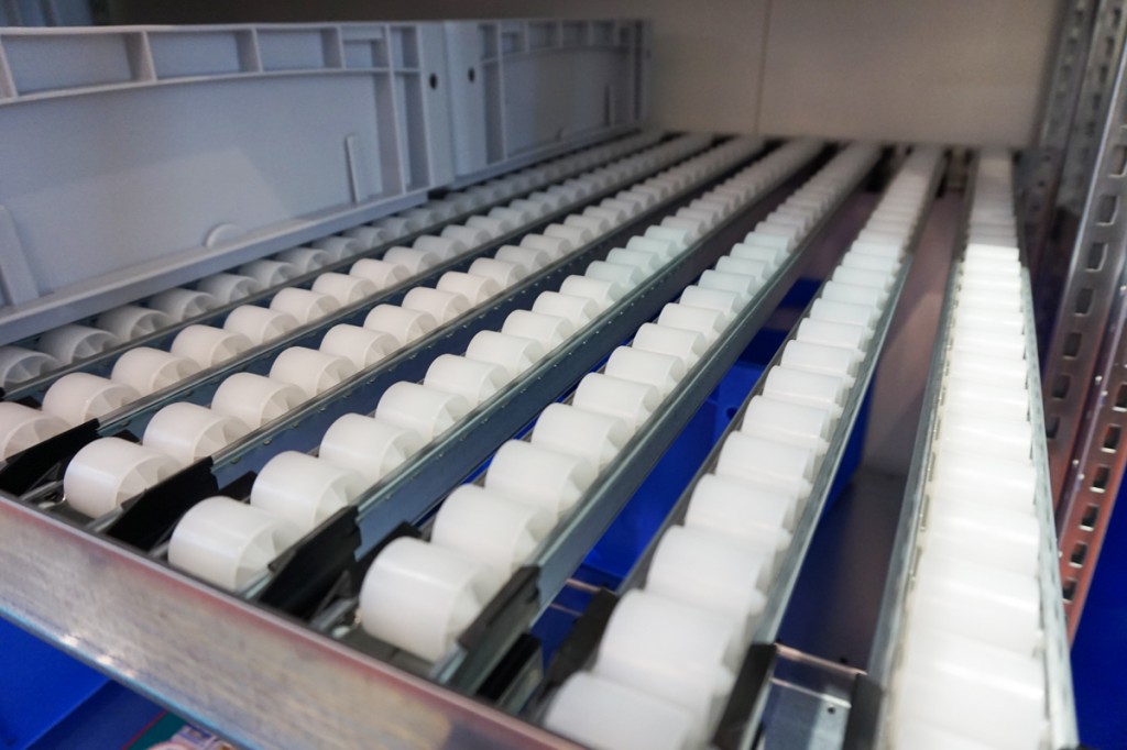 Siparis toplama akis raflari