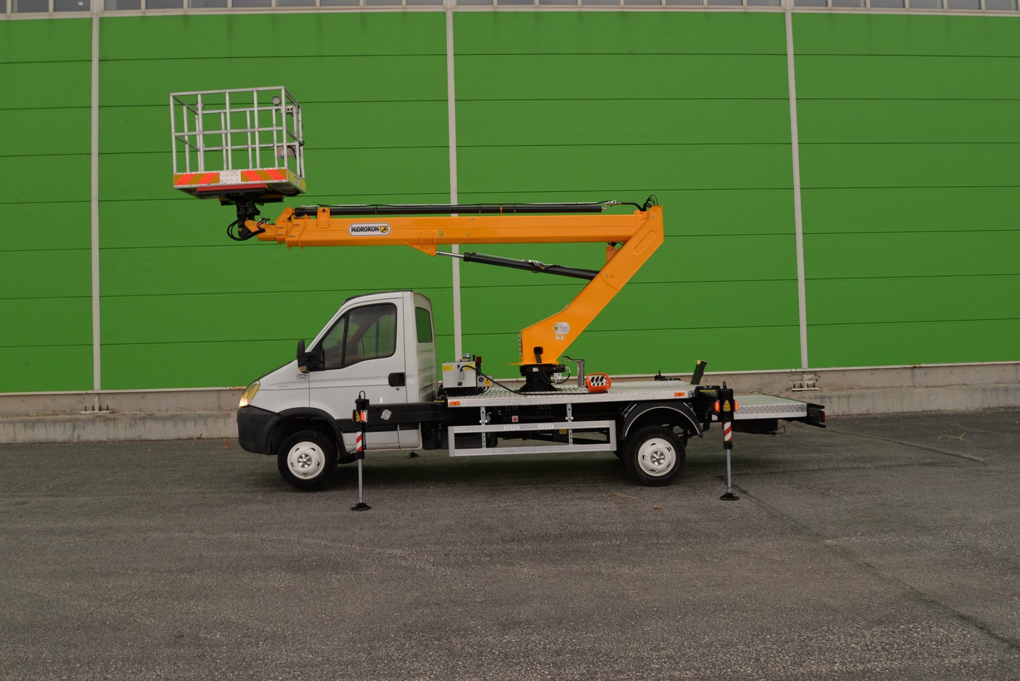 мобильная платформа / ТЕЛЕСКОПИЧЕСКАЯ ПЛАТФОРМА