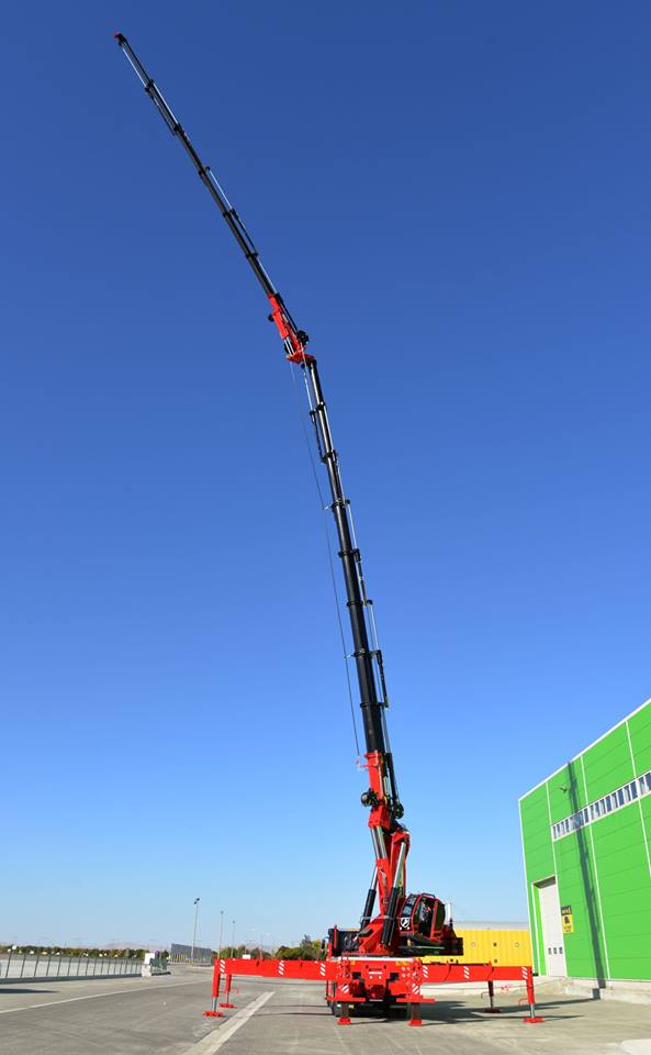 телескопический гидравлический кран и платформа