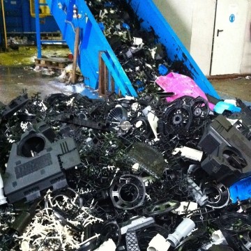 plastic automotive parts to be destroyed