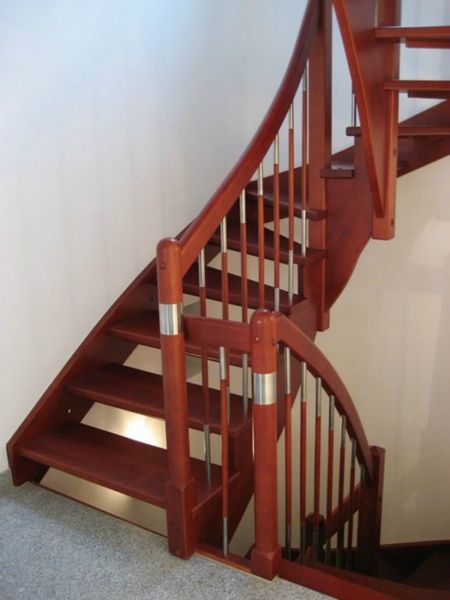aplicaciones de las escaleras modernas de madera